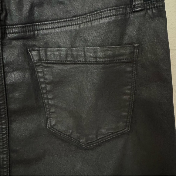 BLANKNYC Coated Waxed Denim Mini Skirt Black Stretch Style# 74X-0181MX - Picture 11 of 14